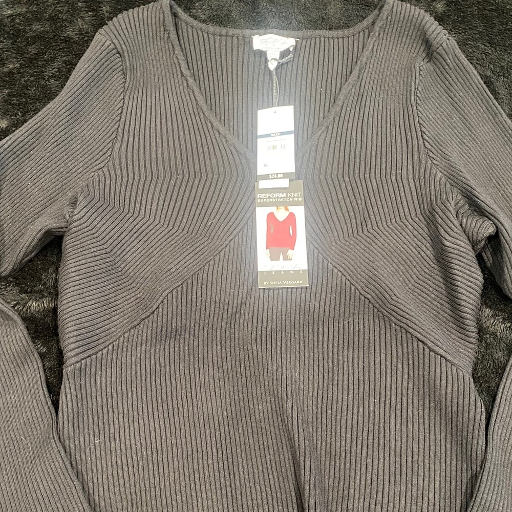 Sofia vergera sweater